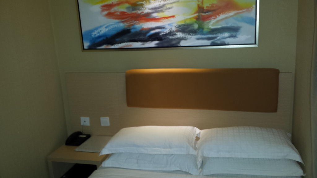 Aira Hotel Kuala Lumpur Room photo