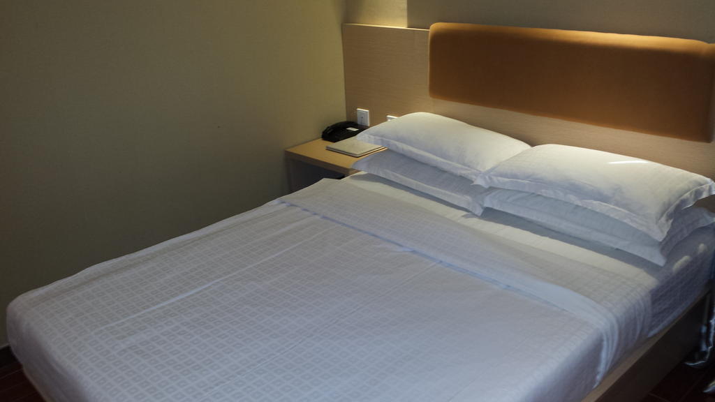 Aira Hotel Kuala Lumpur Room photo