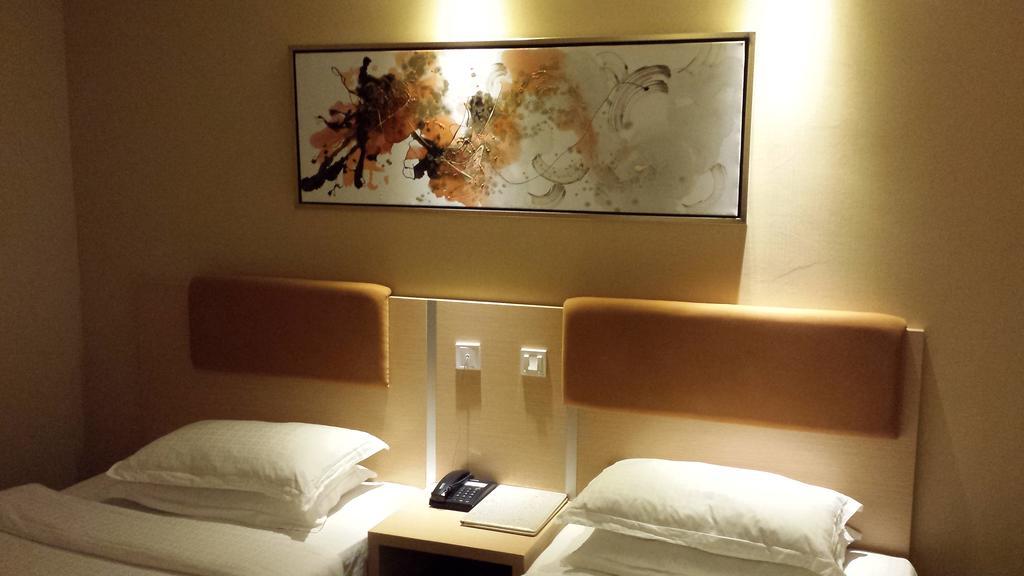 Aira Hotel Kuala Lumpur Room photo