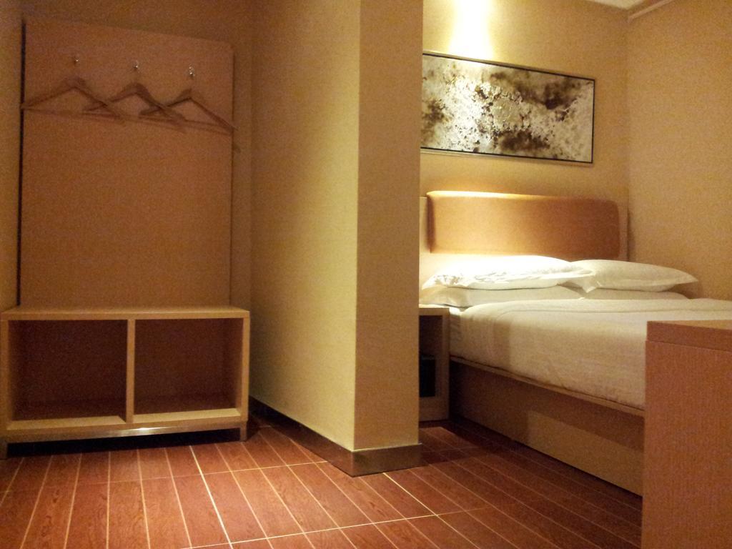 Aira Hotel Kuala Lumpur Room photo